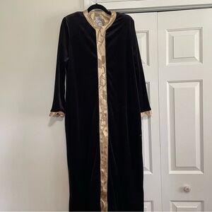 Raza New York Vintage Black Velvet Gold Jacquard Trim Medieval Kaftan Size Large